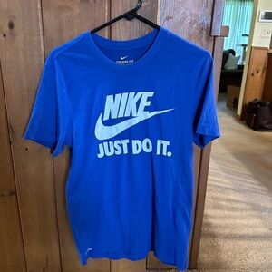 NIKE Men’s Dri-Fit T-shirt. Size Small.